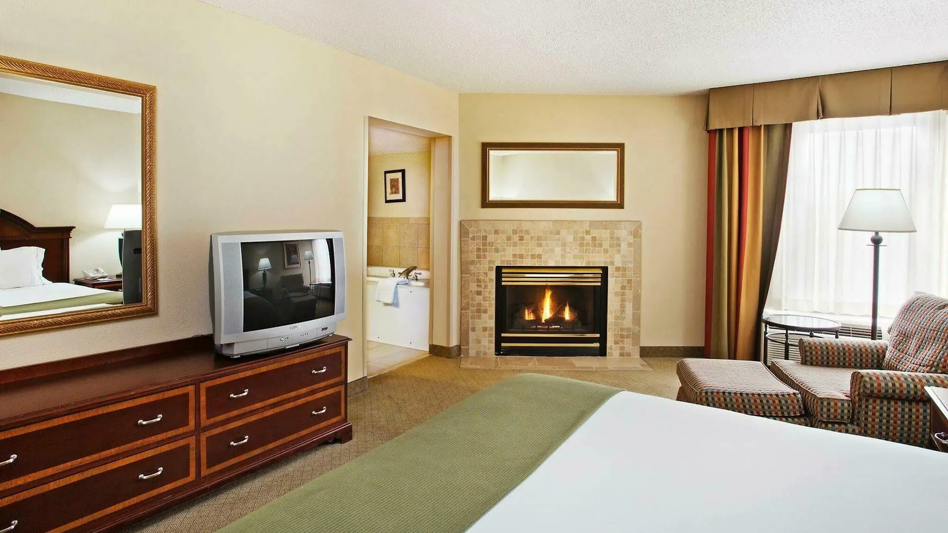 Express & By Ihg 3*