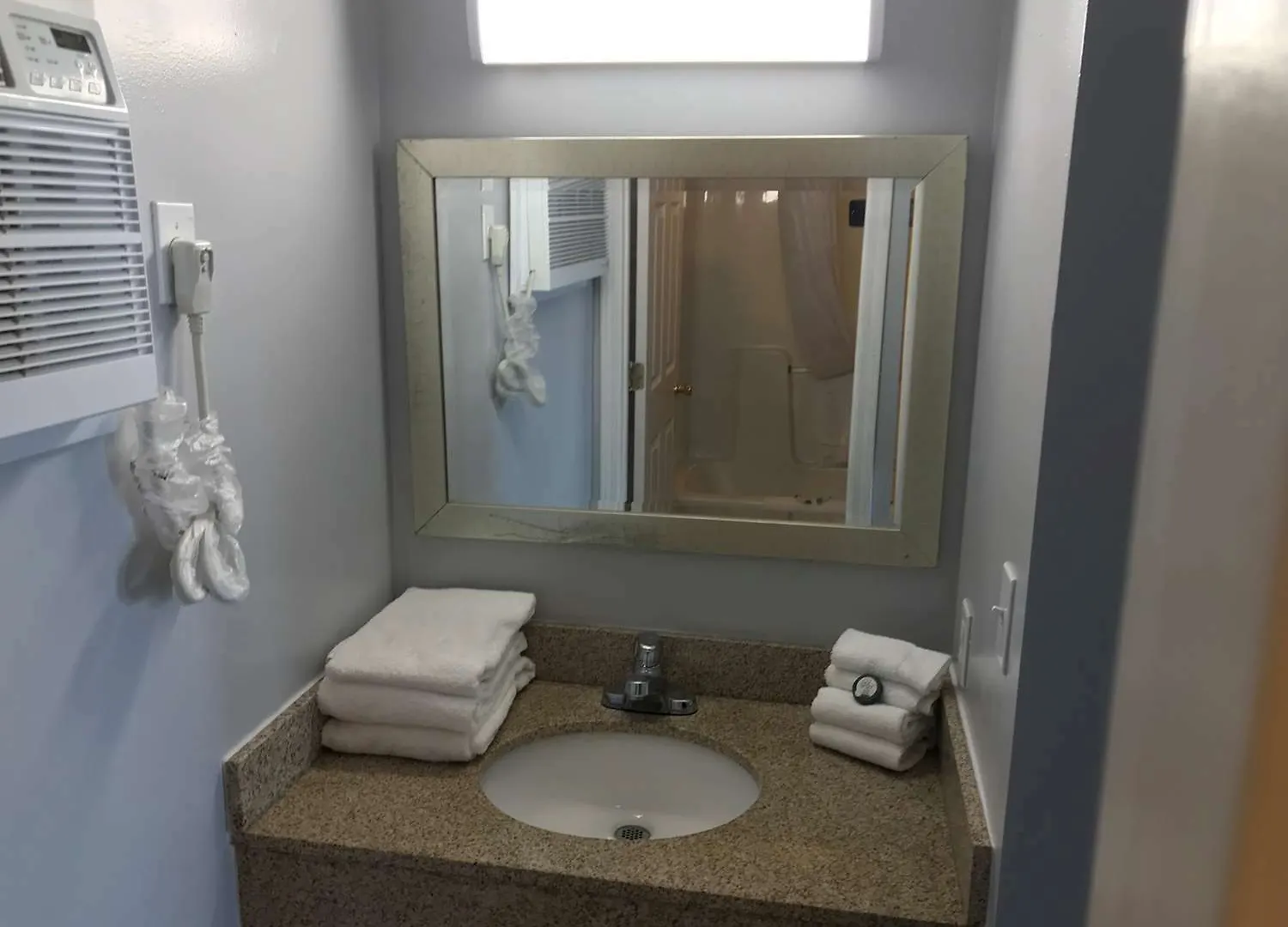 Apple Valley Hotel