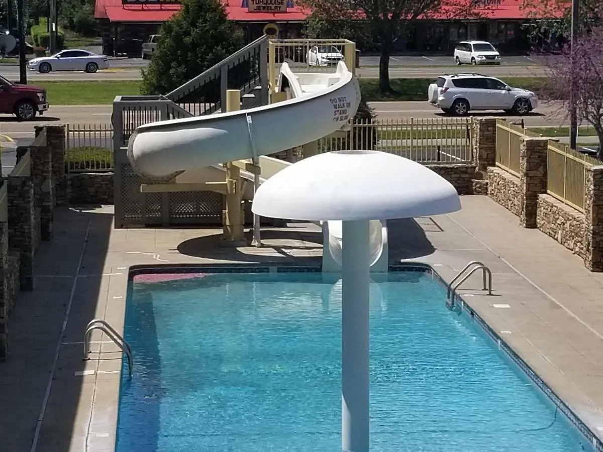 Motel Colonial House Pigeon Forge