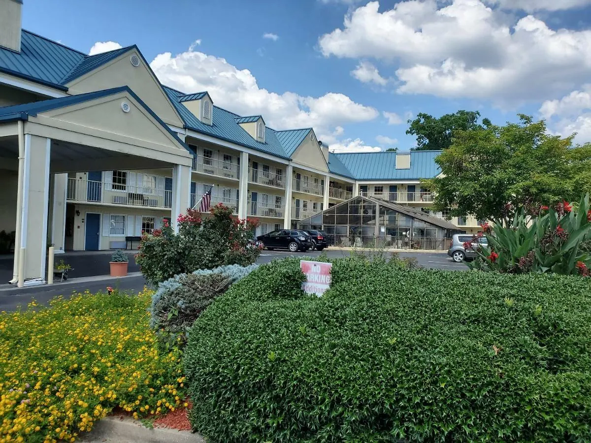 Colonial House 3* Pigeon Forge