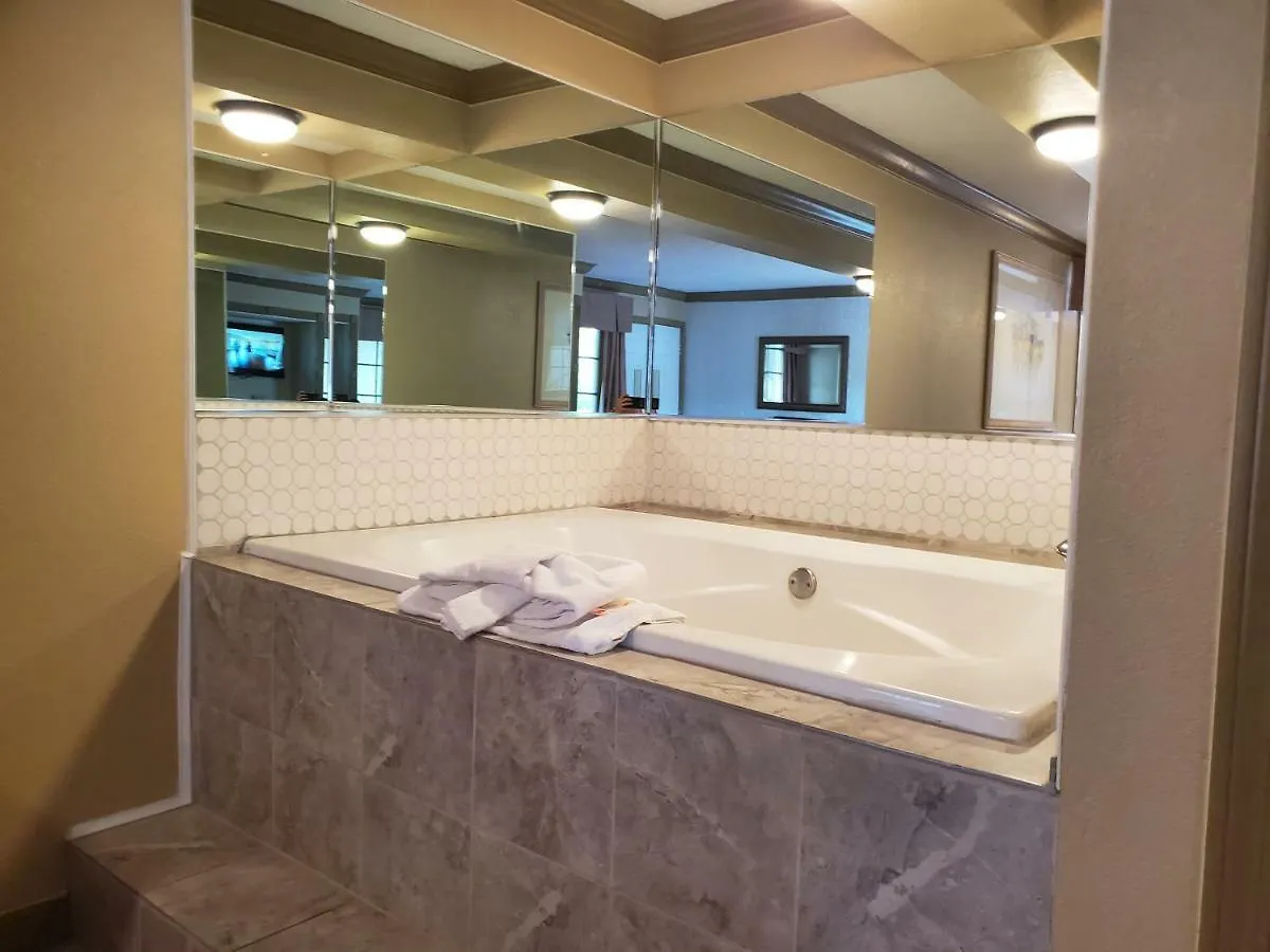 Colonial House 3* Pigeon Forge