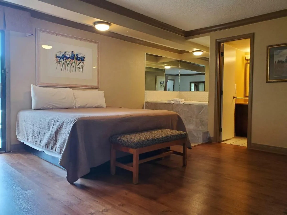 Motel Colonial House
