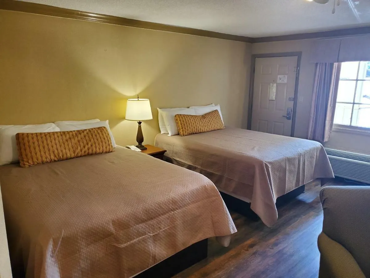 Colonial House 3*