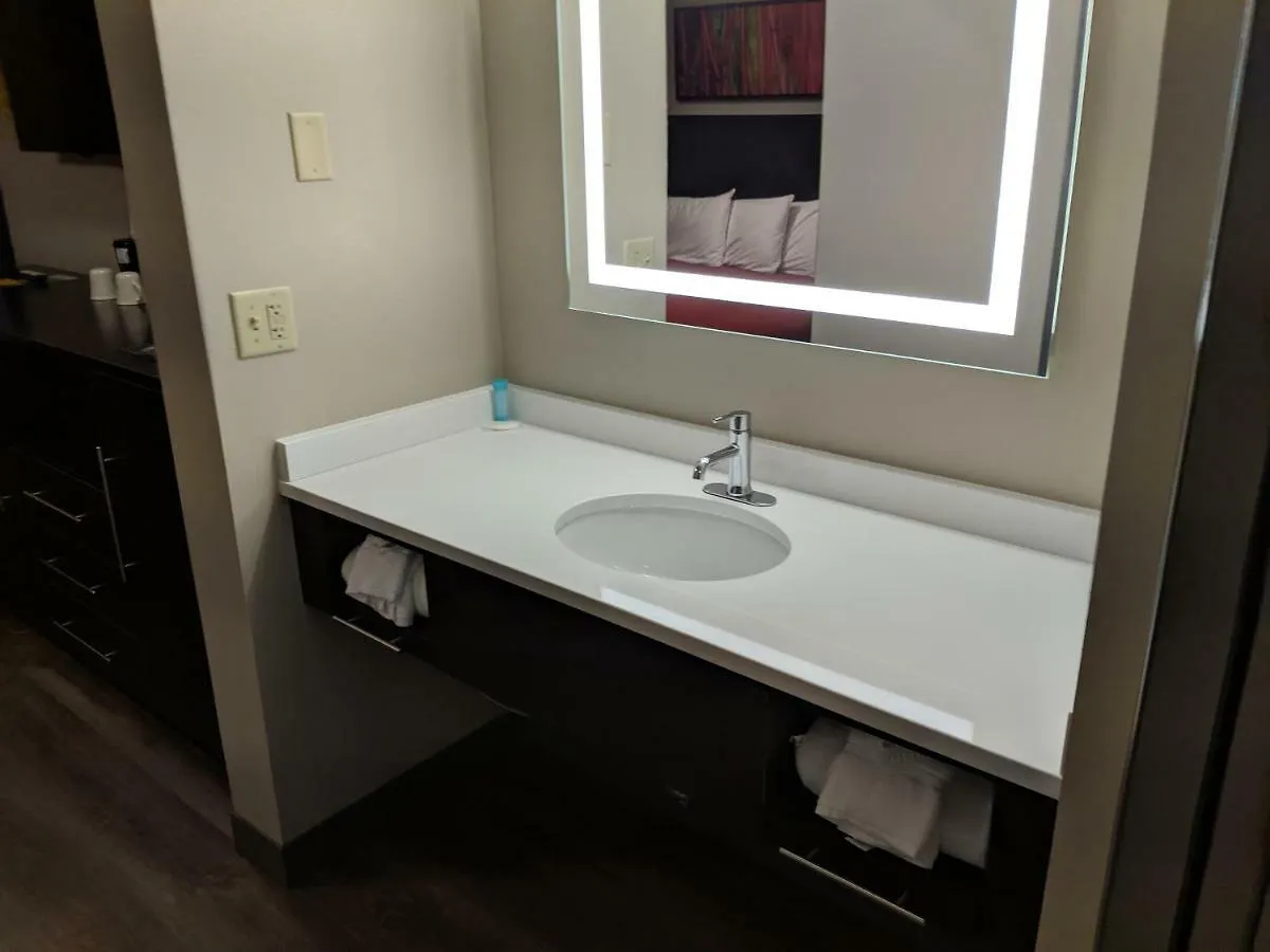 Riverside Tower Hotel 4*