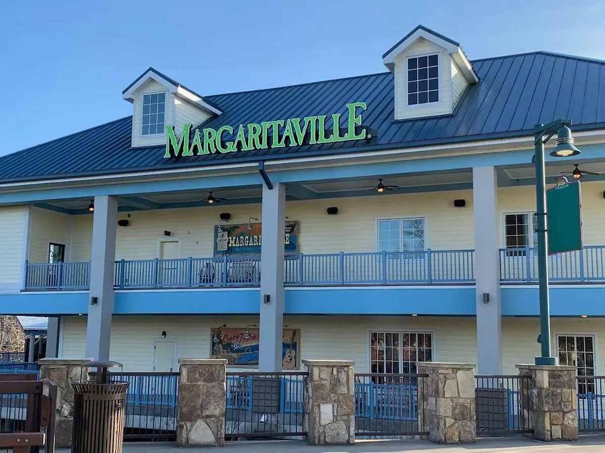Log Cabin! 1mile From The Action! Private Lane! Hot Tub! Pool Table! Pigeon Forge