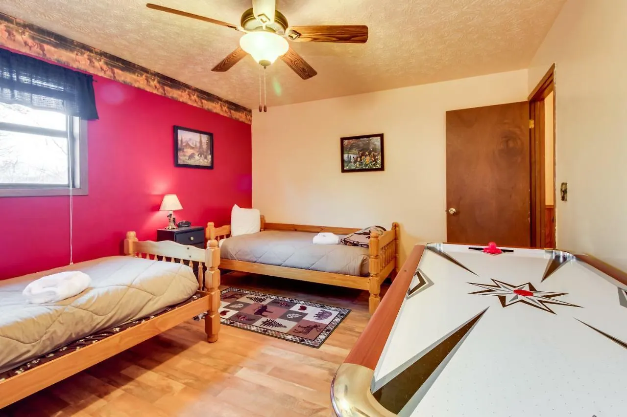 Mountaintop Hideaway Holiday home