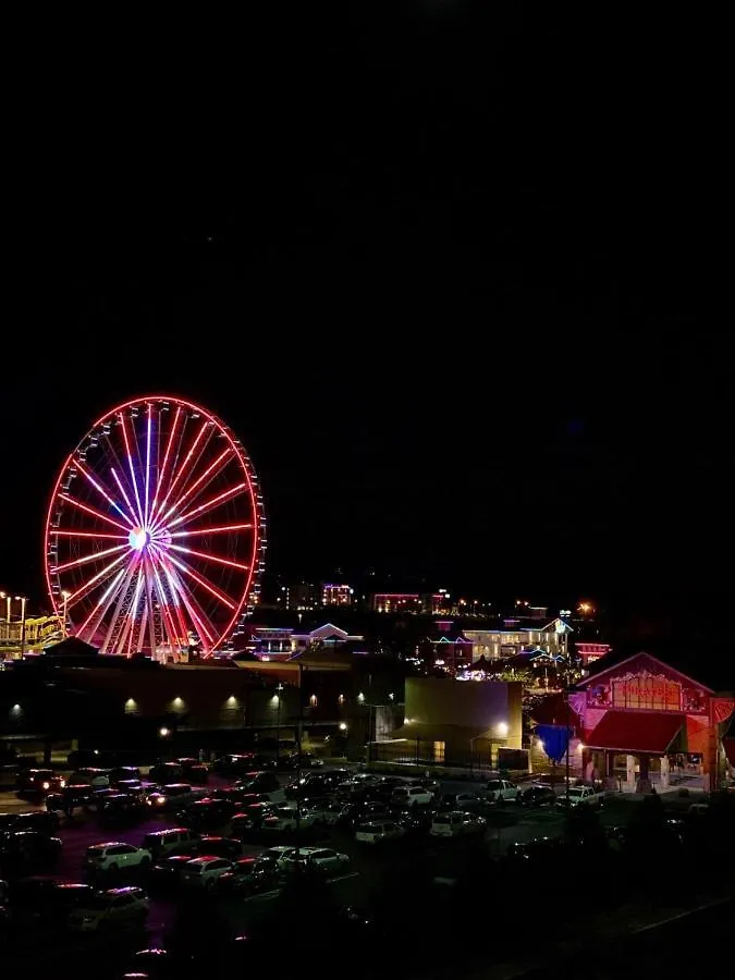 Mountain Vista & - Near The Island Inpigeon Forge