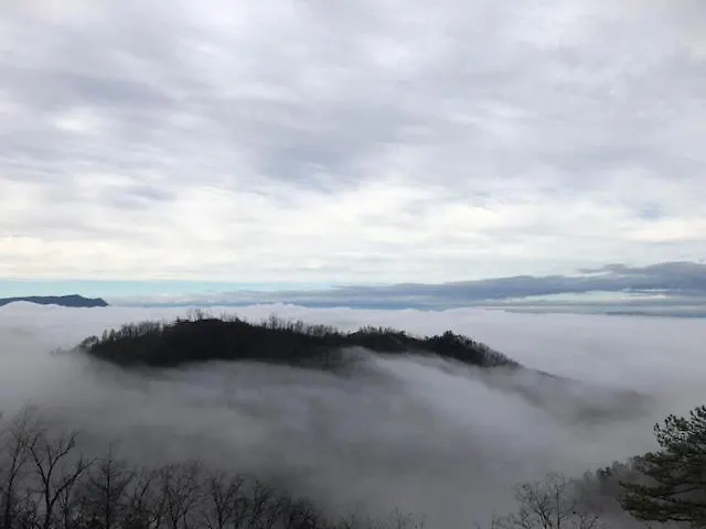 Sully's Mountain Retreat - Million Dollar View!! 펜션 *