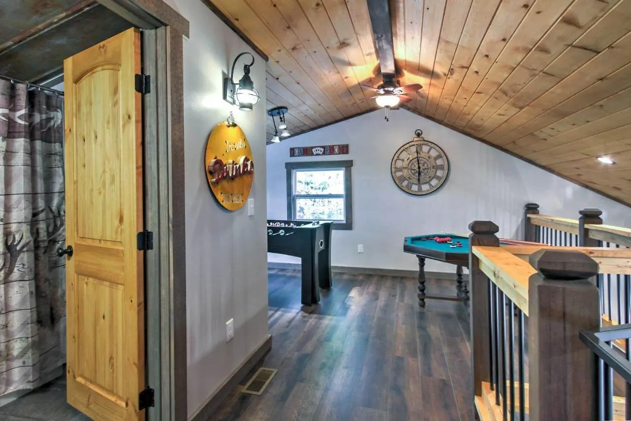 Smoky Mountain Loft Amazing Views, Hot Tub, 1089 Free Tickets Each Paid Day, Dollywood And * Pigeon Forge