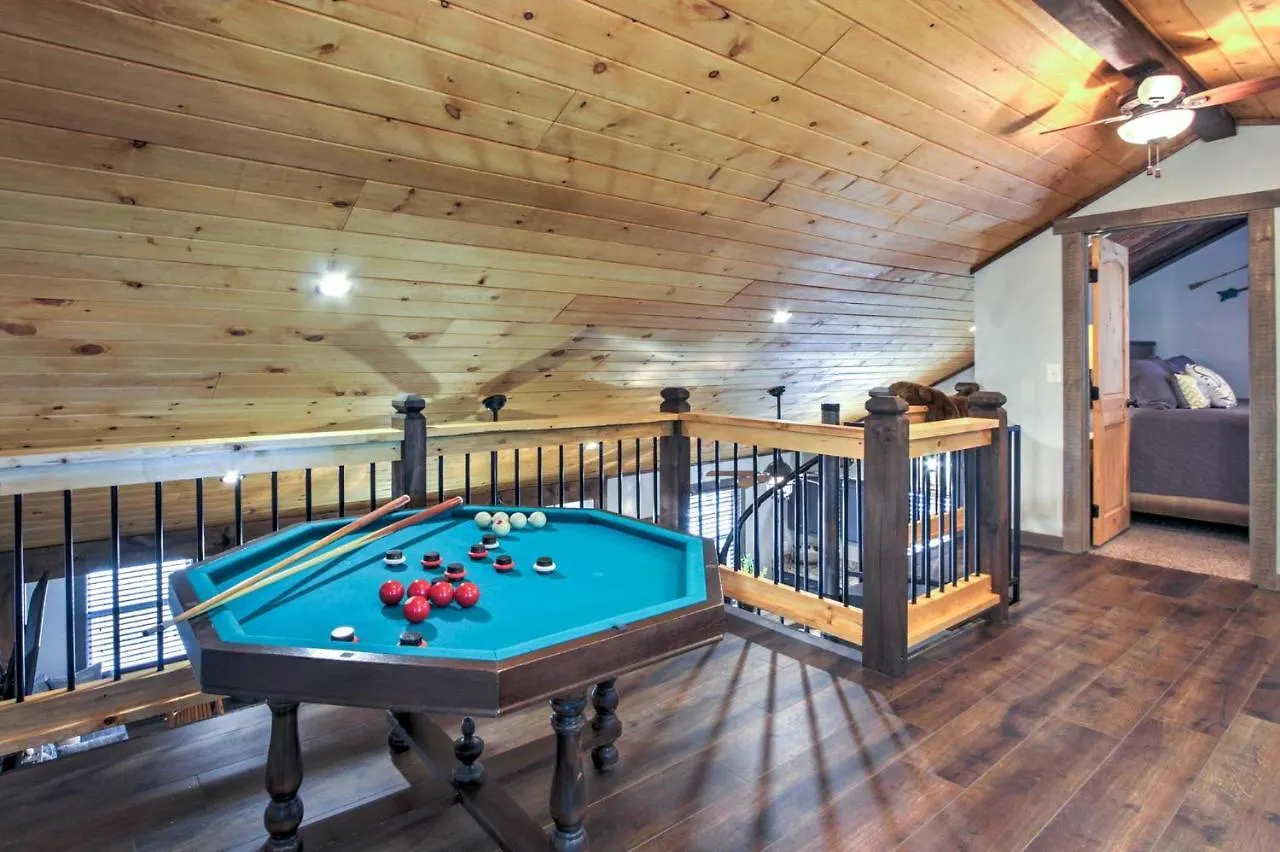 Smoky Mountain Loft Amazing Views, Hot Tub, 1089 Free Tickets Each Paid Day, Dollywood And *