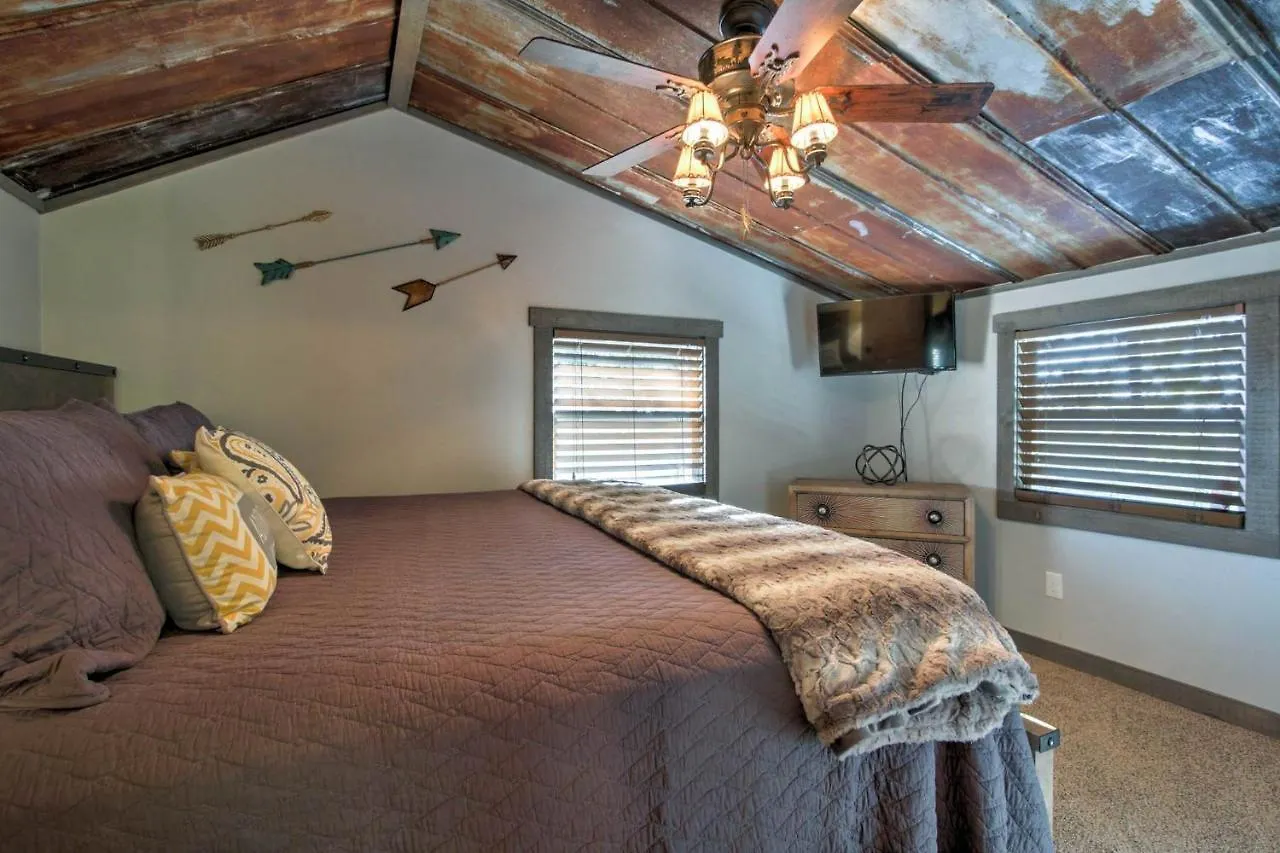 Smoky Mountain Loft Amazing Views, Hot Tub, 1089 Free Tickets Each Paid Day, Dollywood And Holiday home *