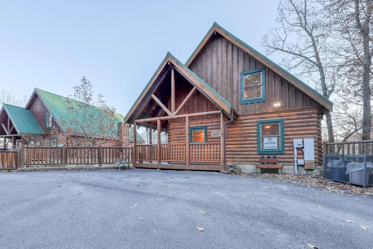 Mountain Dreams At Sherwood Pigeon Forge