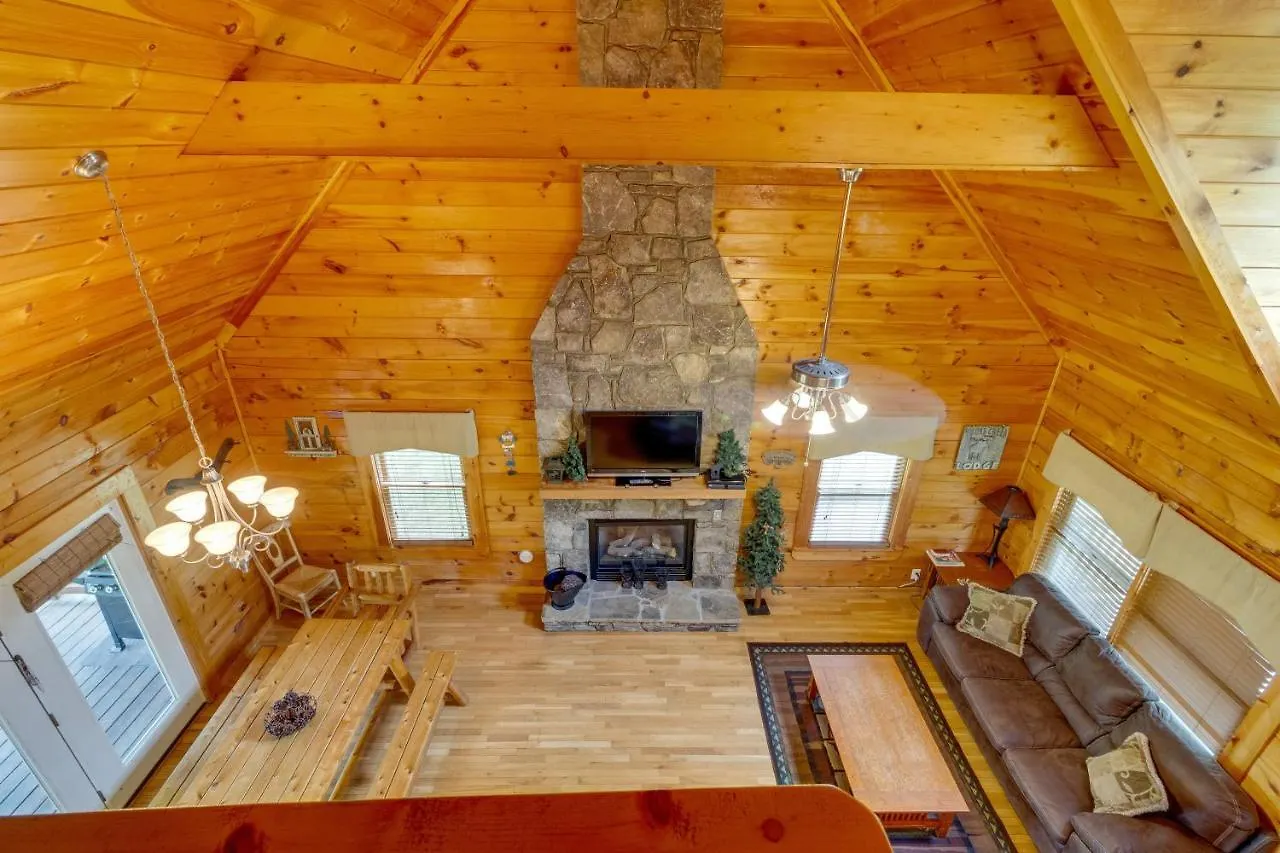 Moose Creek Pigeon Forge