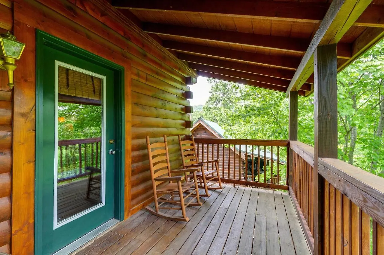 Moose Creek Pigeon Forge