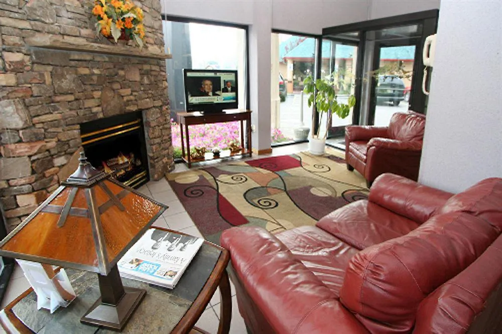 Comfort & At Dollywood Lane Hotel 2*
