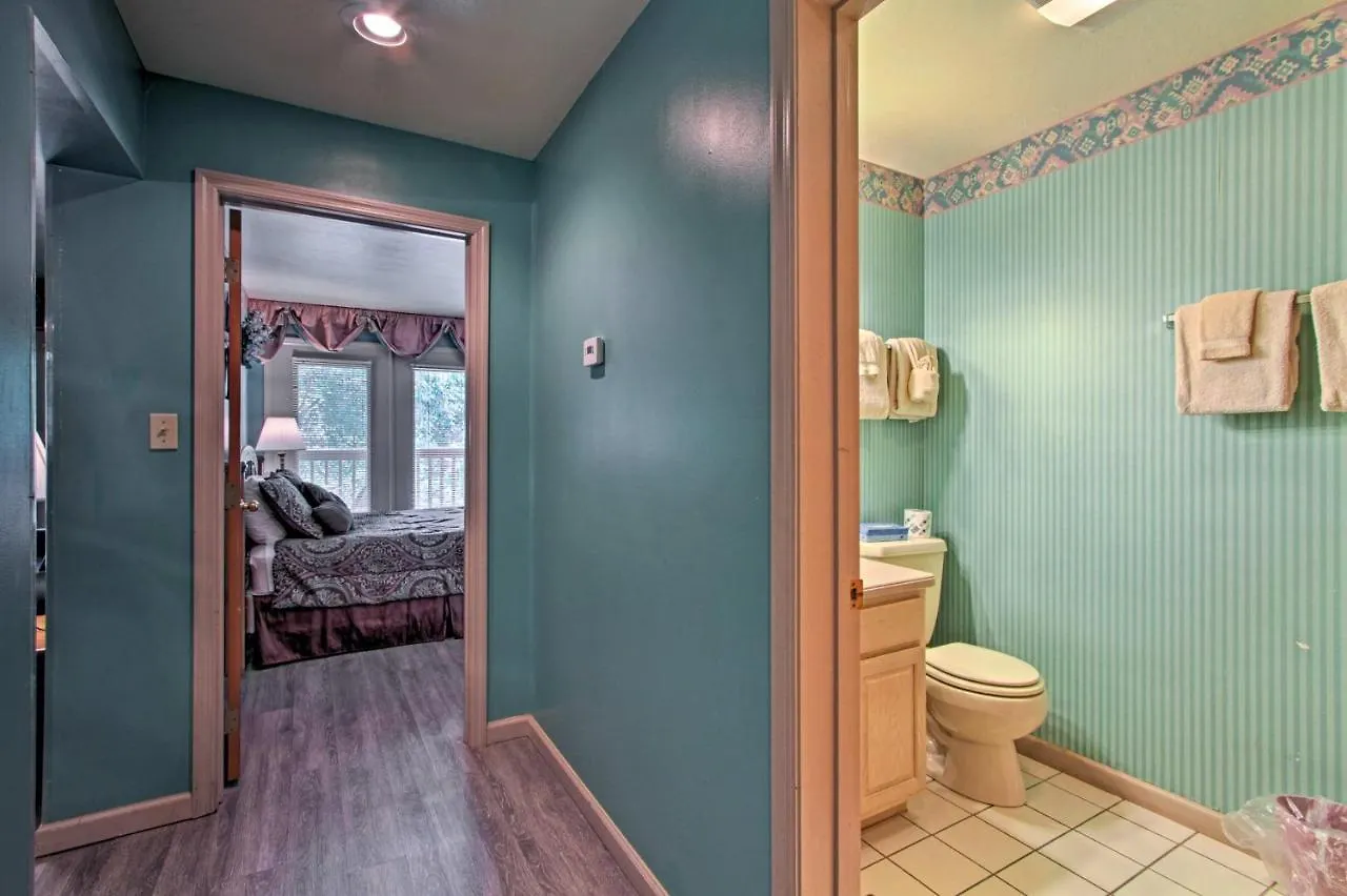- Just 3 Mi To Dollywood! Apartment *