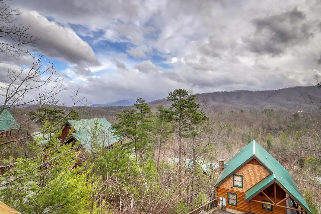 Holiday home Above Pigeon Forge