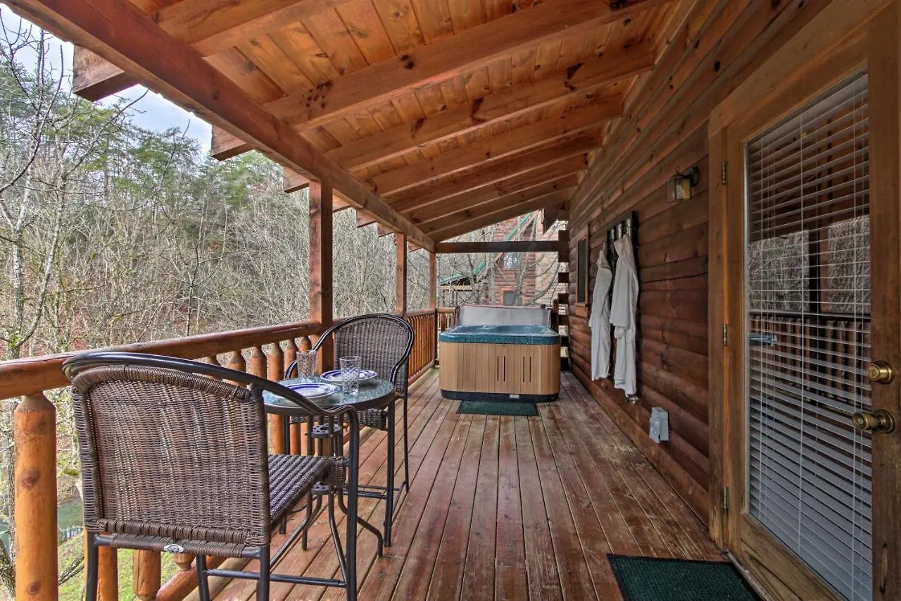 Holiday home Romantic With Hot Tub In Pigeon Forge! Pigeon Forge