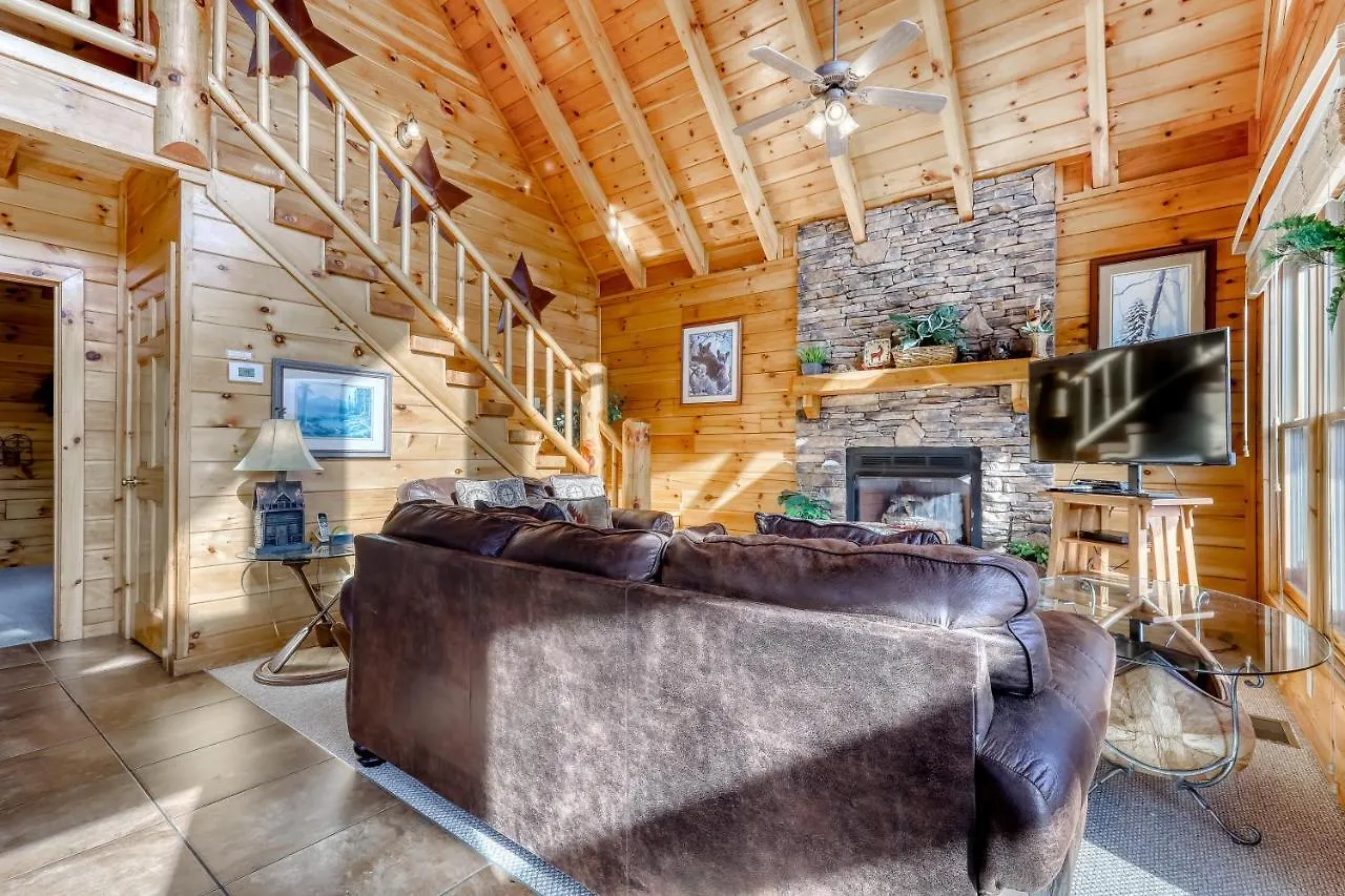 Lances Loft * Pigeon Forge