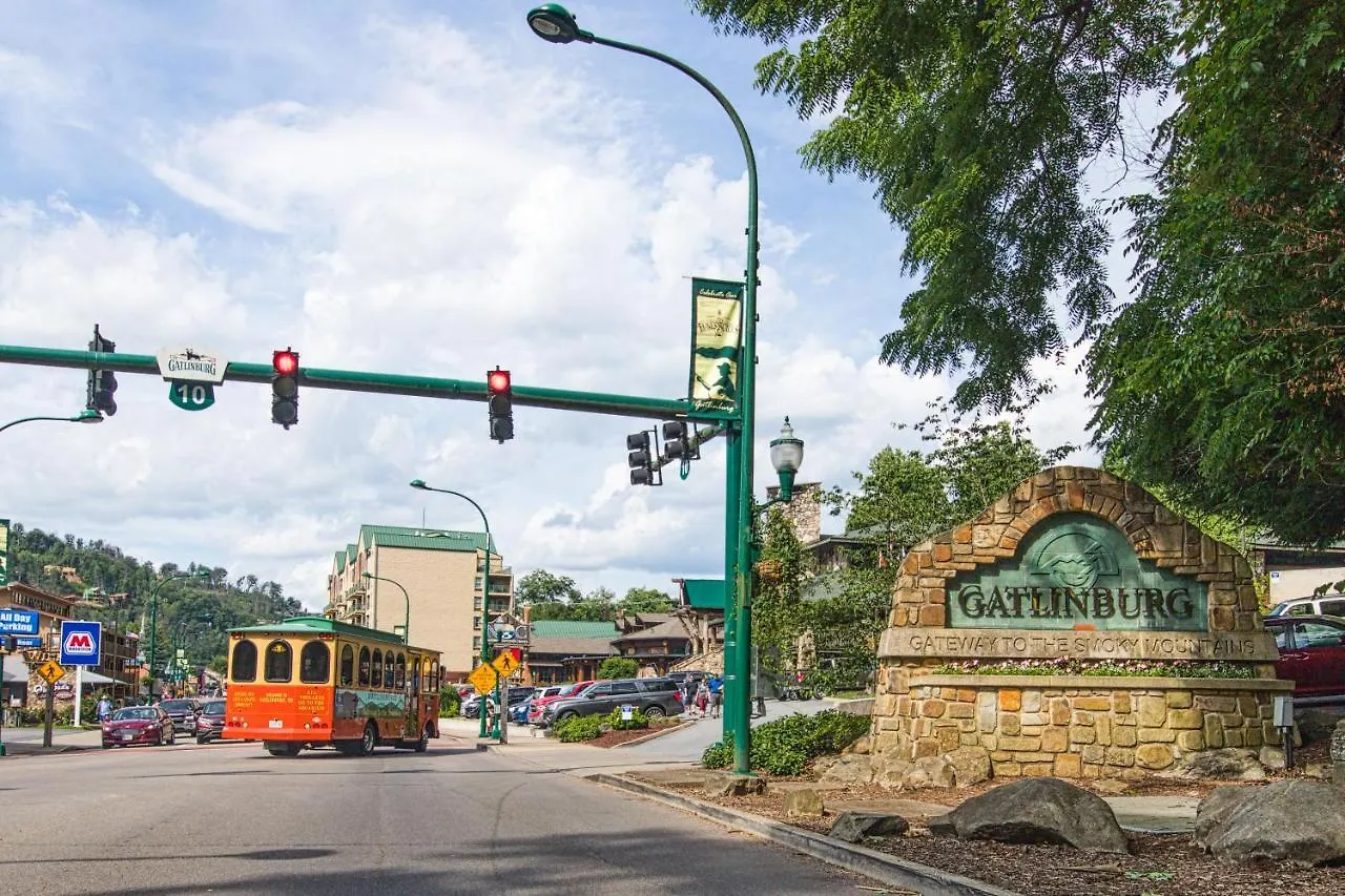 Moonlight Retreat Pigeon Forge