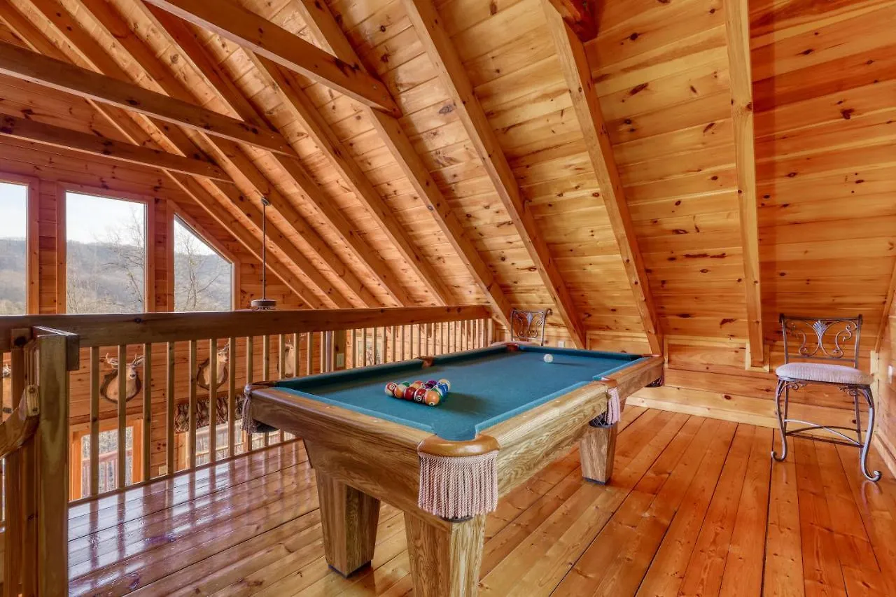 Moonlight Retreat * Pigeon Forge
