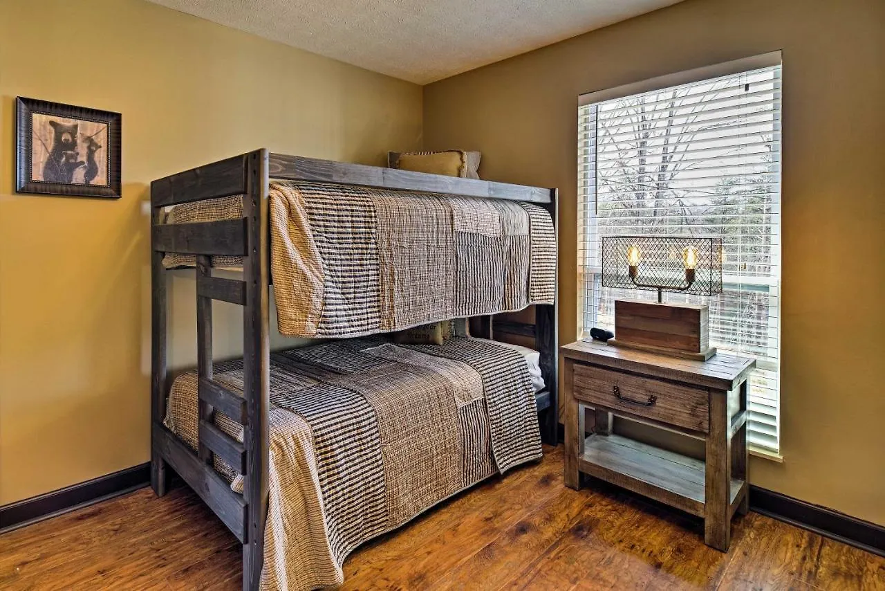 Rebel Retreat Holiday home Pigeon Forge