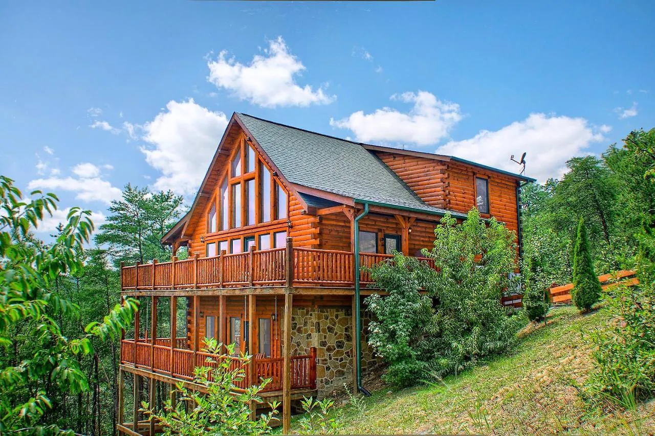 Grizzly Manor Pigeon Forge