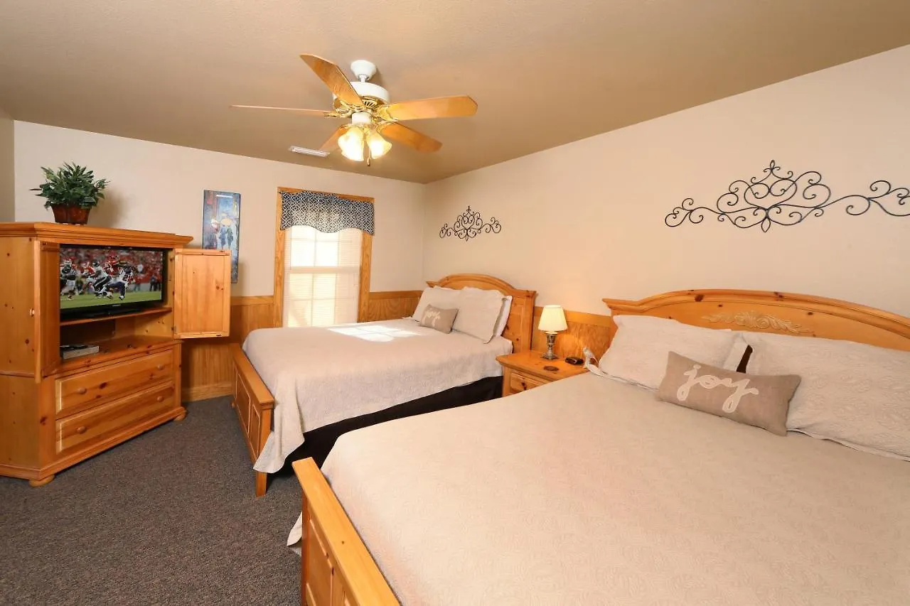 Chalet Cedar Falls #8