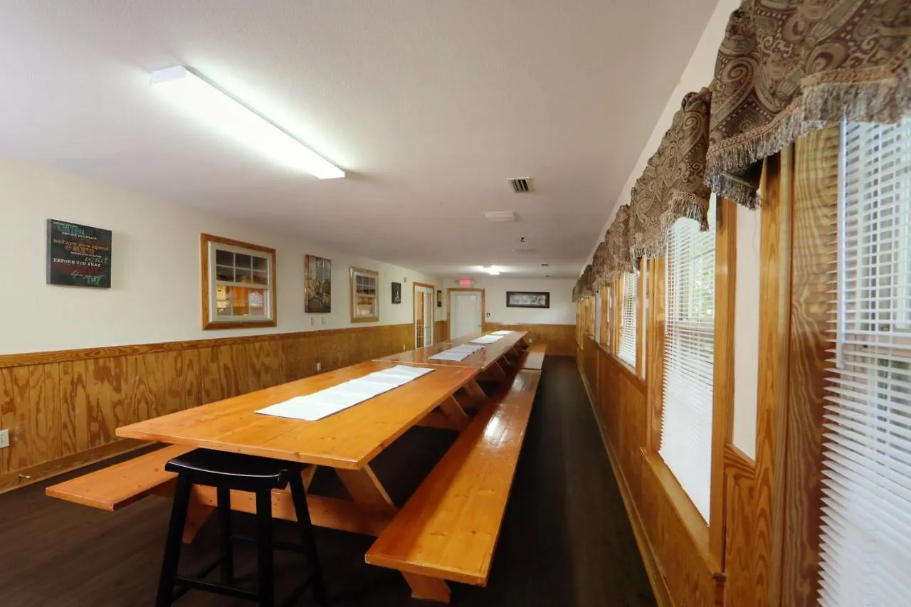 Chalet Oak Tree #3 Pigeon Forge