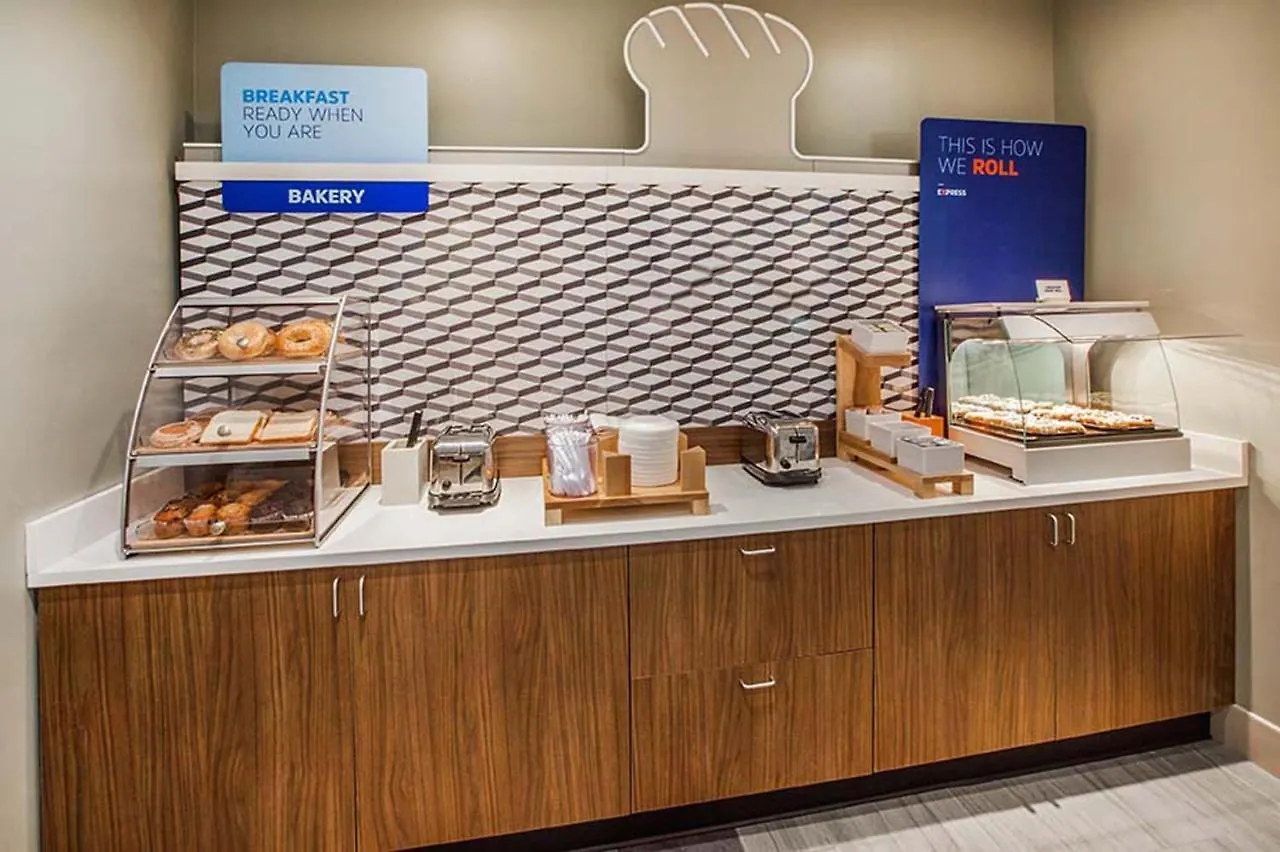 Express - Sevierville By Ihg Hotel 2*