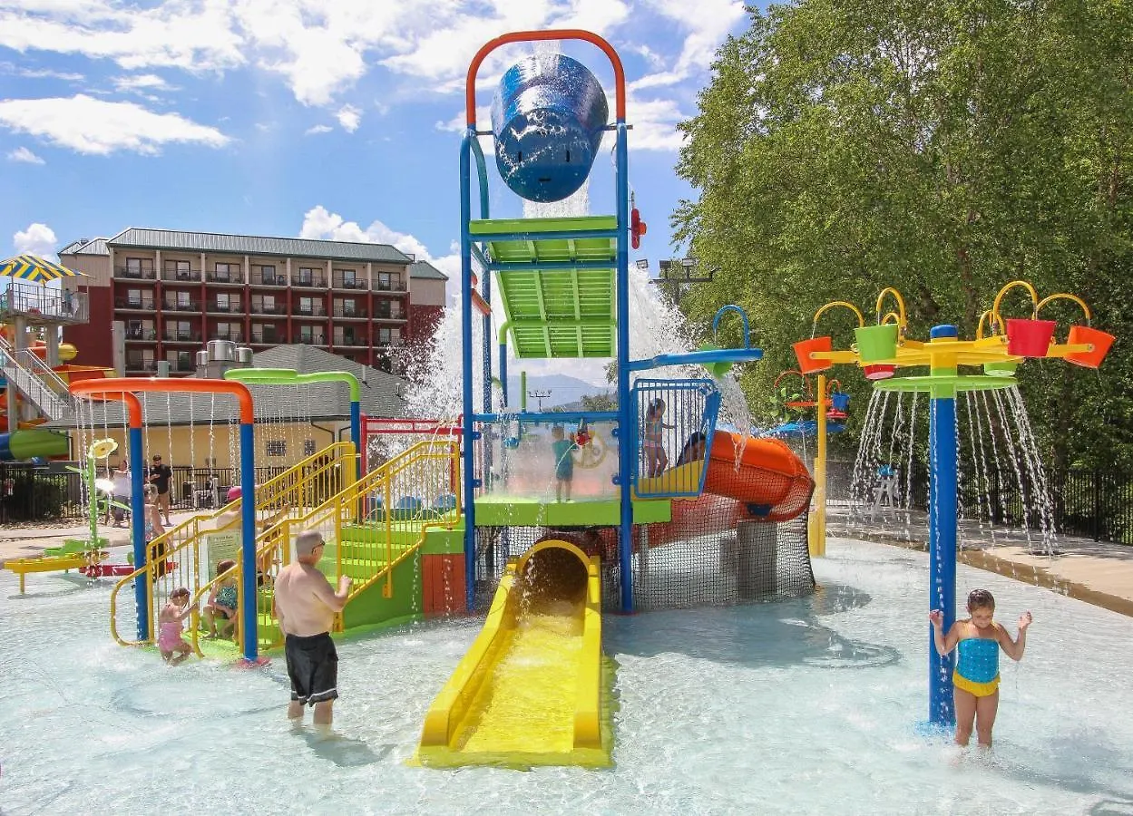 Hotel Country Cascades Waterpark 3*
