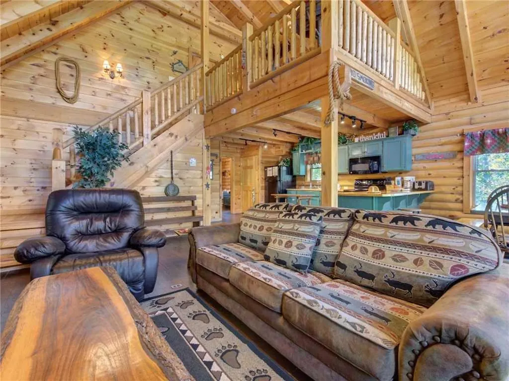 Holiday home Wilderness Theater And Lodge, 3 Bedrooms, Sleeps 10, Game Room, Hot Tub