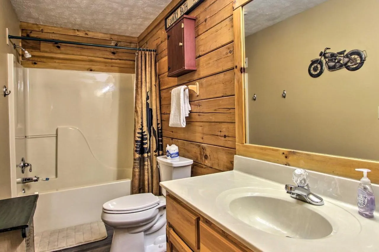 With Hot Tub And Mountain Views! * Pigeon Forge