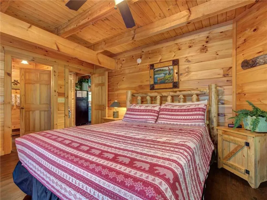 Wilderness Theater And Lodge, 3 Bedrooms, Sleeps 10, Game Room, Hot Tub *