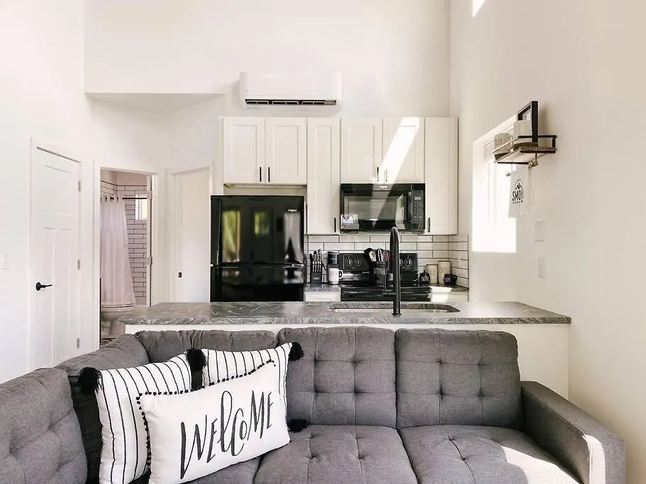 Modern Smoky Mountain Tiny House *
