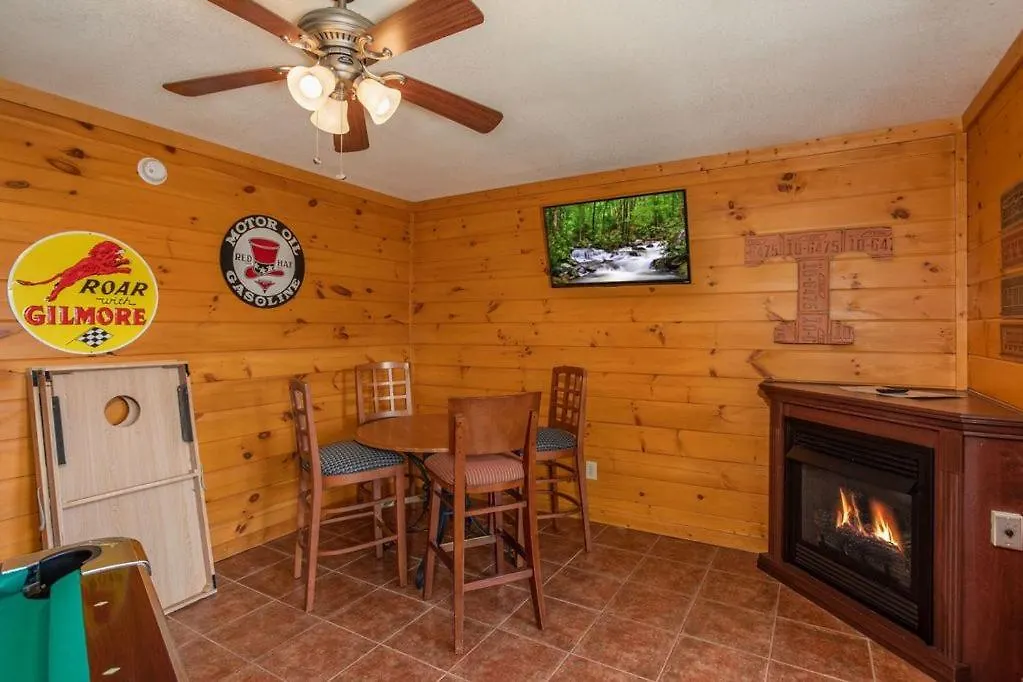 About The View-free Dollywood Ticket, 5 Bedroom 4 Bath Family Retreat W Mountain Views, Privacy Holiday home Pigeon Forge