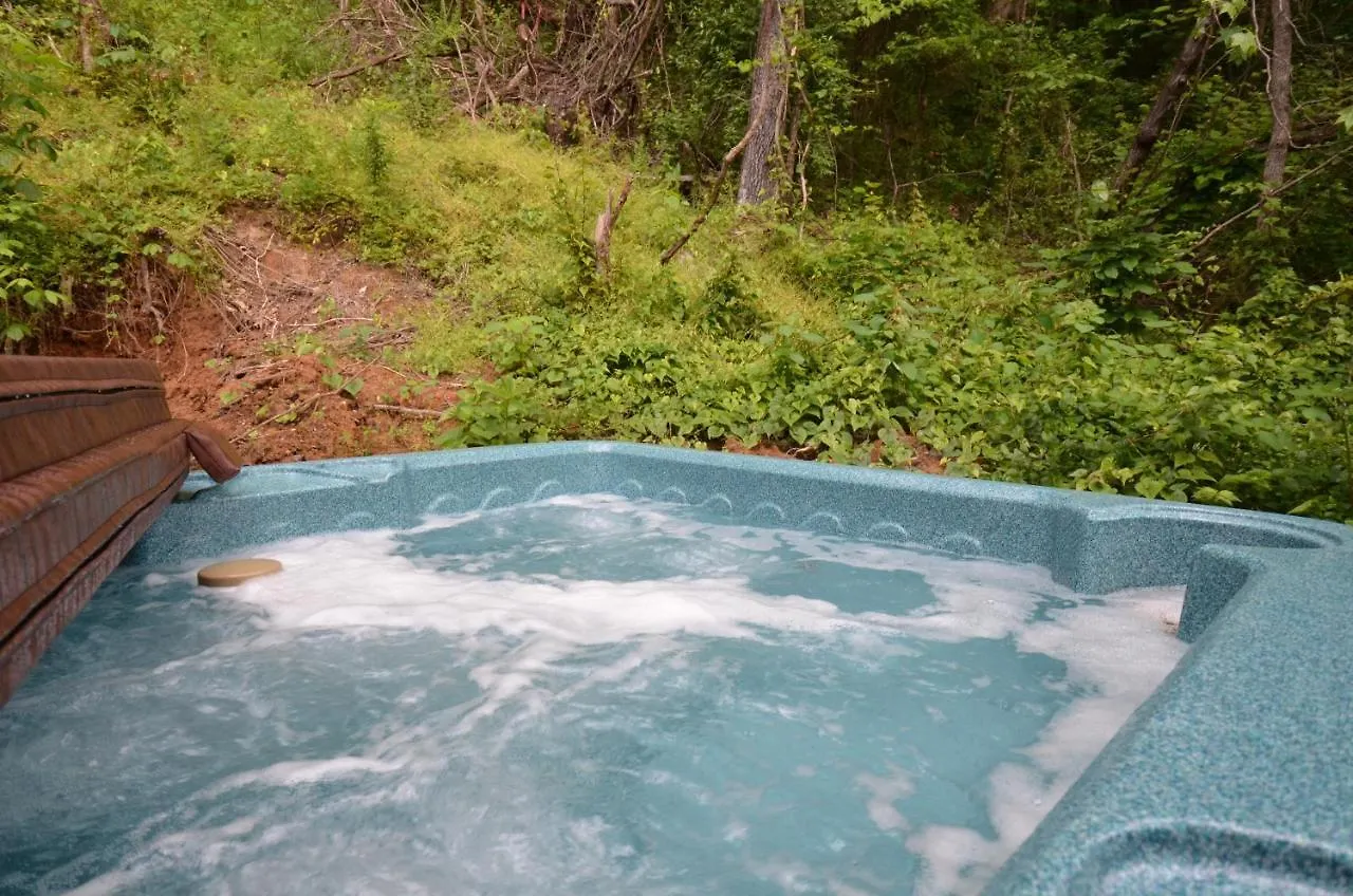 Bear Bottoms Pigeon Forge