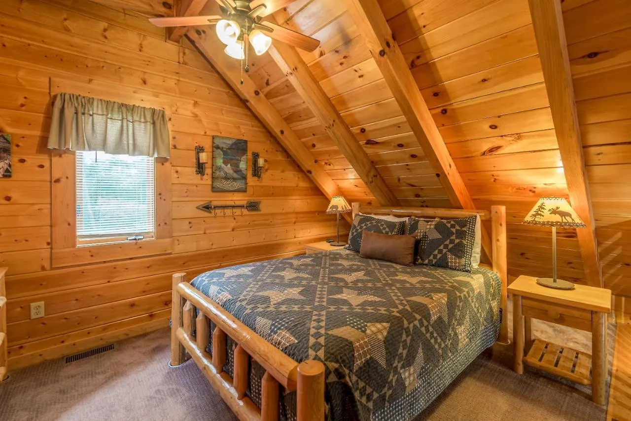 Holiday home Wild West: Pin Oak Cabin In The Heart Of Pigeon Forge, Hot Tub And Pool! *