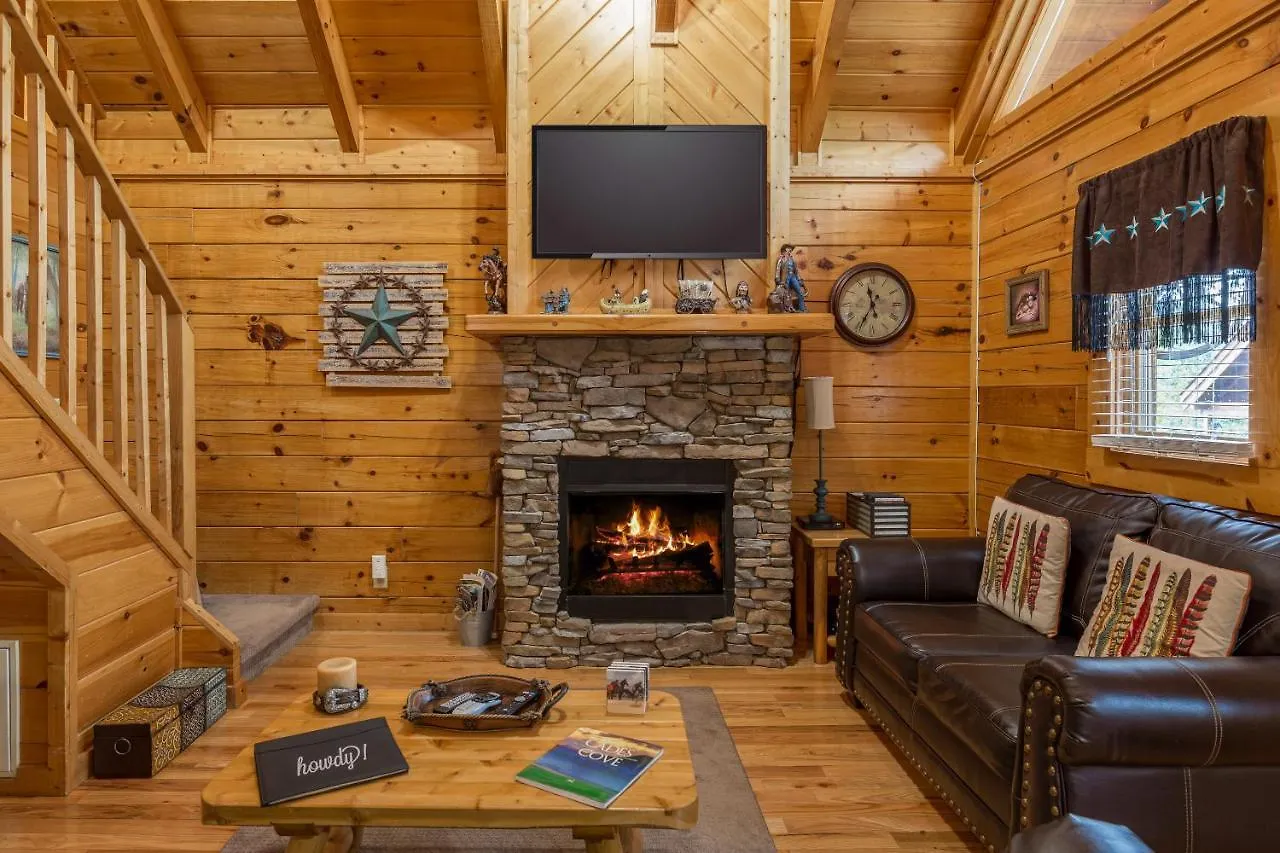 Wild West: Pin Oak Cabin In The Heart Of Pigeon Forge, Hot Tub And Pool! *