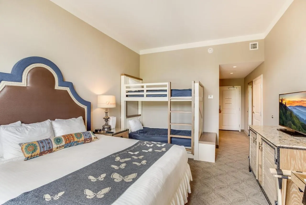 Dollywood's Dreammore And 4* Pigeon Forge
