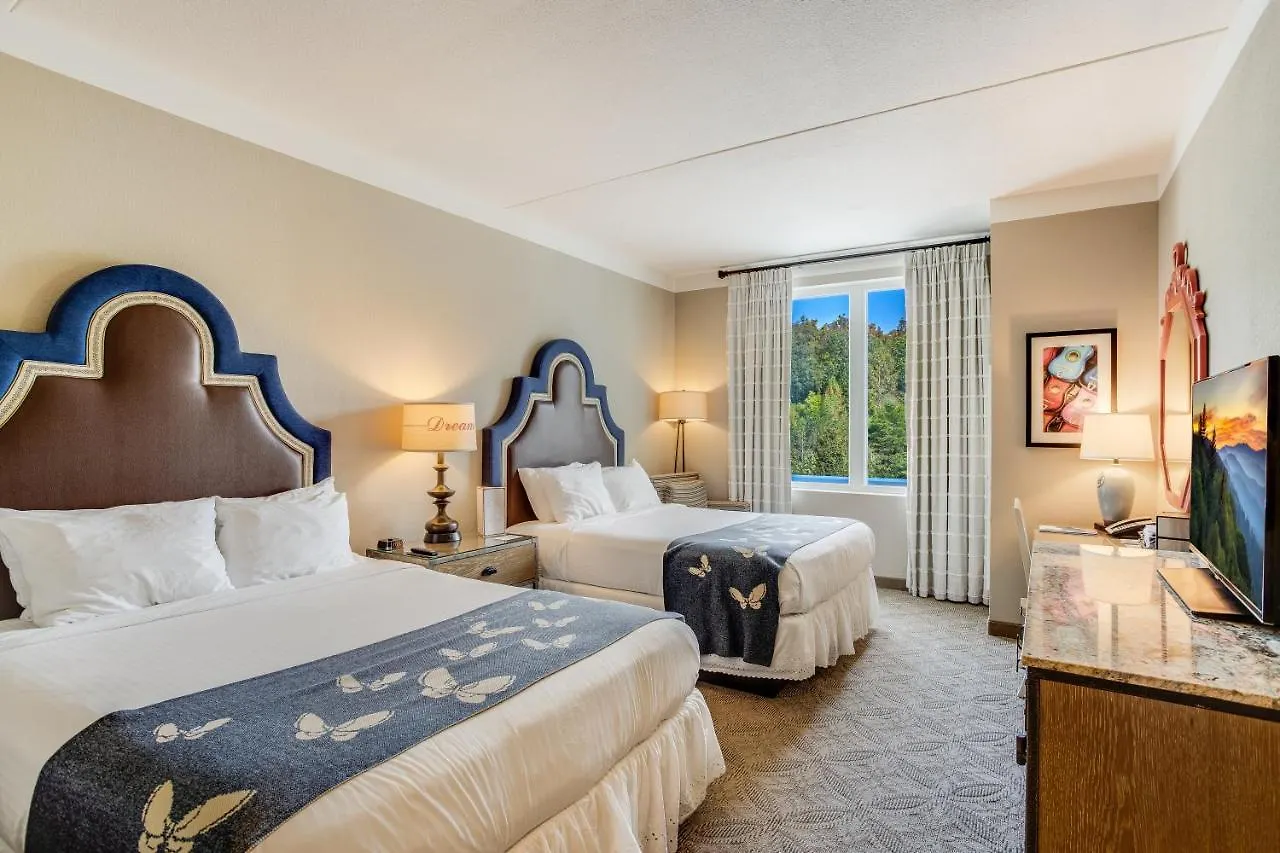 Resort Dollywood's Dreammore And 4*