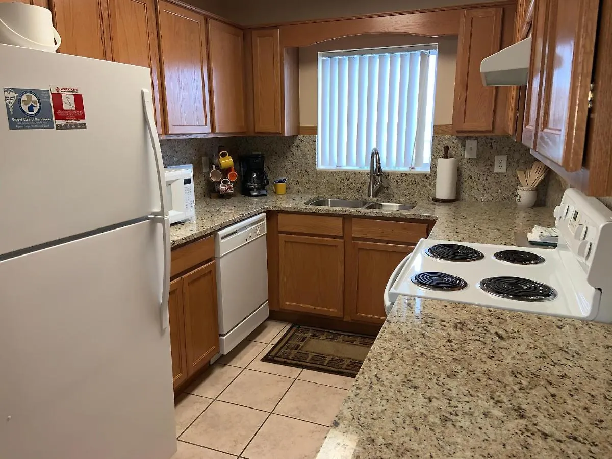 Whispering Pines 653 * פיג'ן פורג'