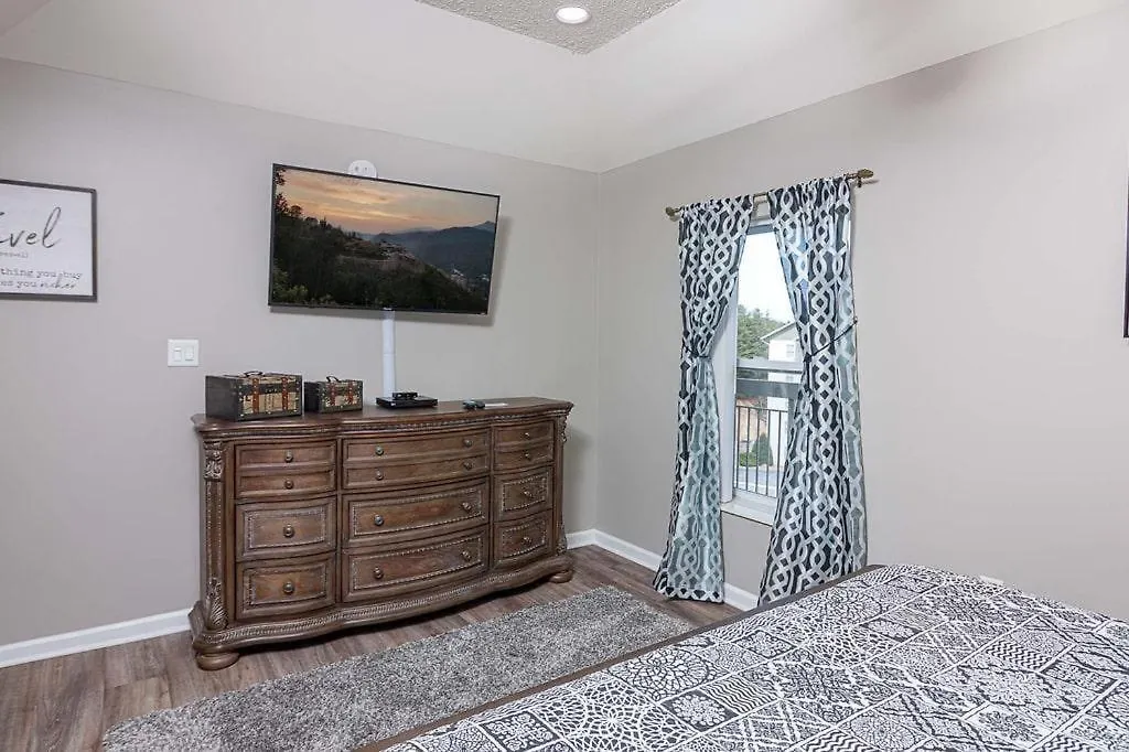 Whispering Pines 654 Pigeon Forge