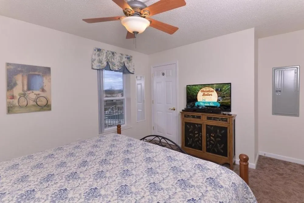 בית נופש Whispering Pines 653 *