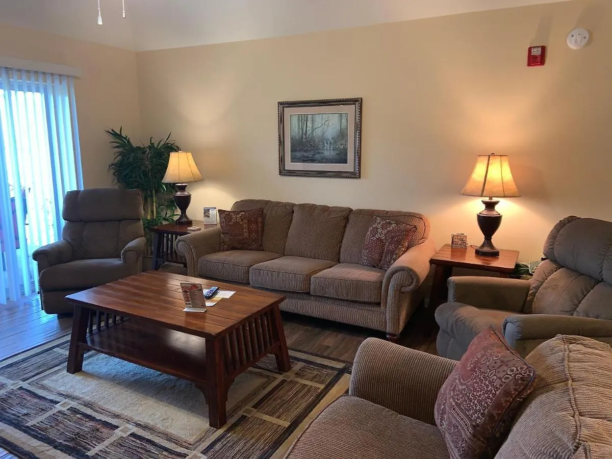 בית נופש Whispering Pines 653