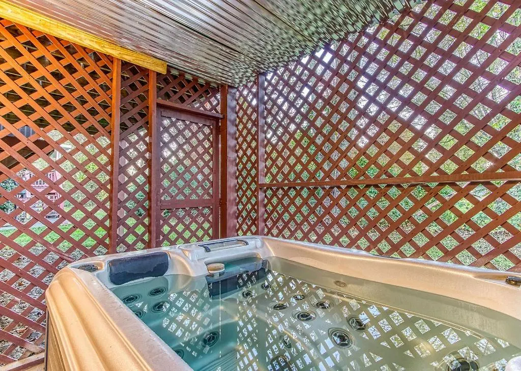 Rock Of Ages, Hot Tub, Game Room, Wifi, 1089 Free Tickets Each Paid Day, Dollywood And *