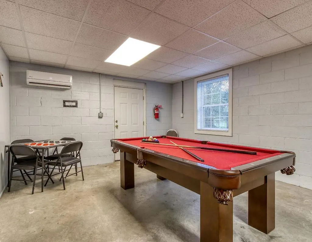 Rock Of Ages, Hot Tub, Game Room, Wifi, 1089 Free Tickets Each Paid Day, Dollywood And Chalet *