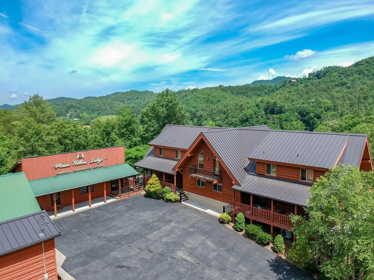 Moose Hollow * Pigeon Forge
