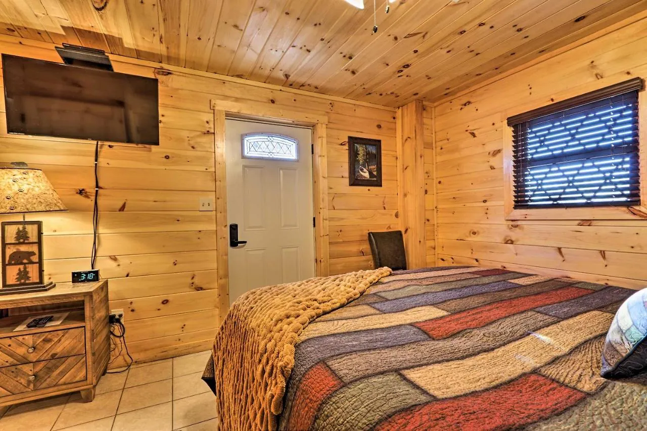 Luxe With Hot Tub, Theater, Pool Table, Arcade 度假居 *