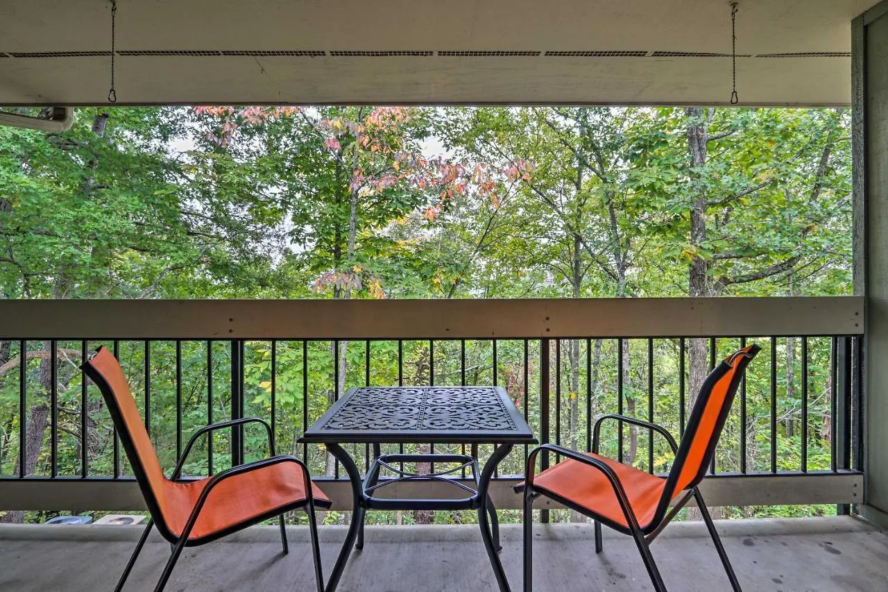 With Balcony 5 Mi To Attractions Apartment Pigeon Forge